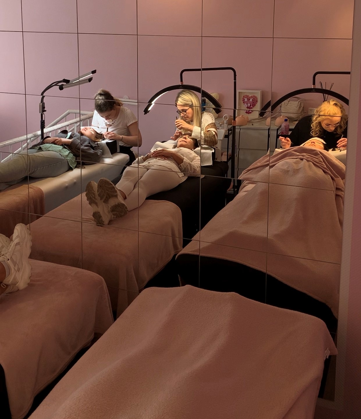 Wir freuen uns auf deinen Besuch im MiGlam Studio